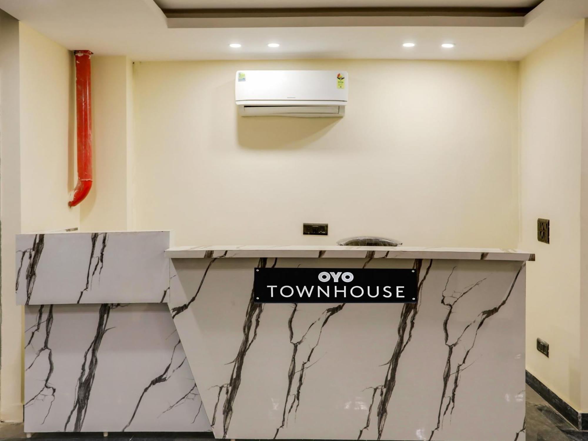 Townhouse Magnolia Corporate Stays Gurgaon Esterno foto